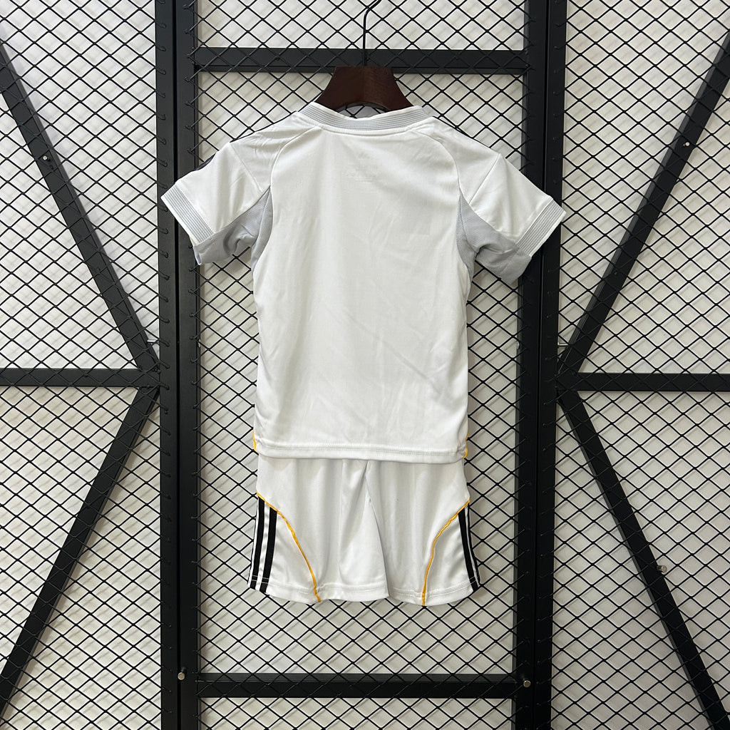 T-shirt e Pantaloncini Bambino Real Madrid Home 2025/26